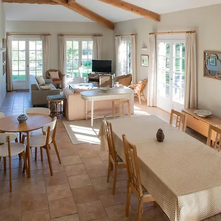 In French Tuscany * Roquemaure (Tarn)